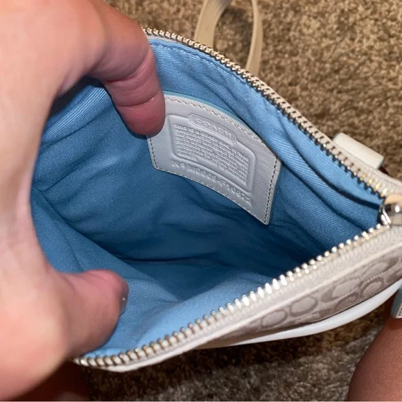 Coach Poppy Crossbody Purse - Picture 4 of 4